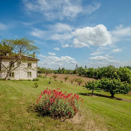 Agreable Maison De A Lacapelette Feriehus