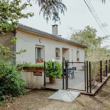 Holiday home Agreable Maison De A Lacapelette *